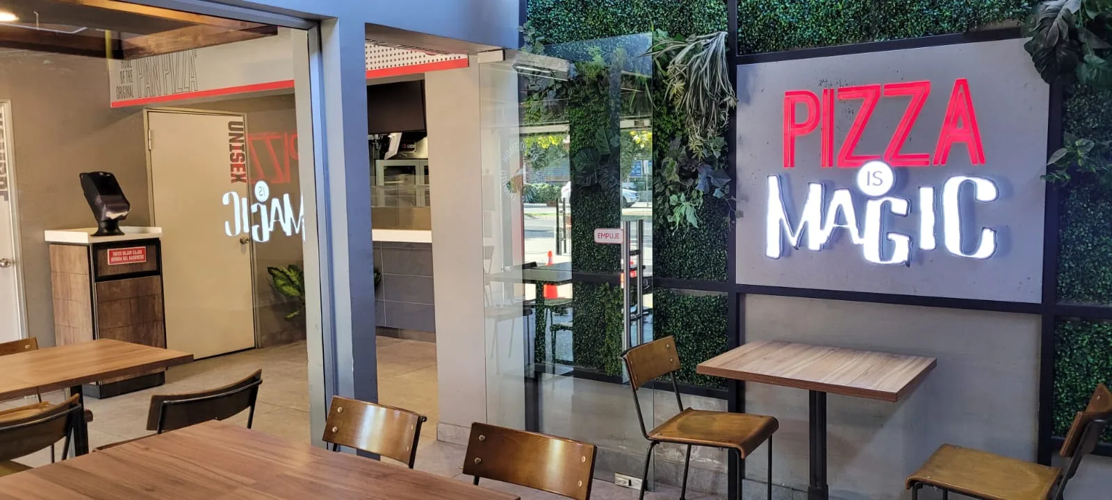Pizza Hut Vitacura - Imagen 2